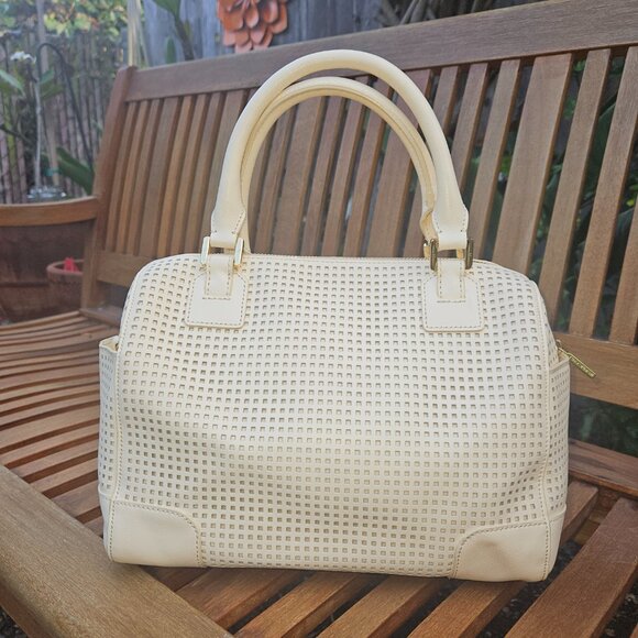 TORY BURCH Robinson Perforated Middy Satchel with COA - Picture 3 of 14